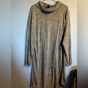 Long comfy cow neck shirt size 2X Brand unknown (if remember I think Maurice’s)